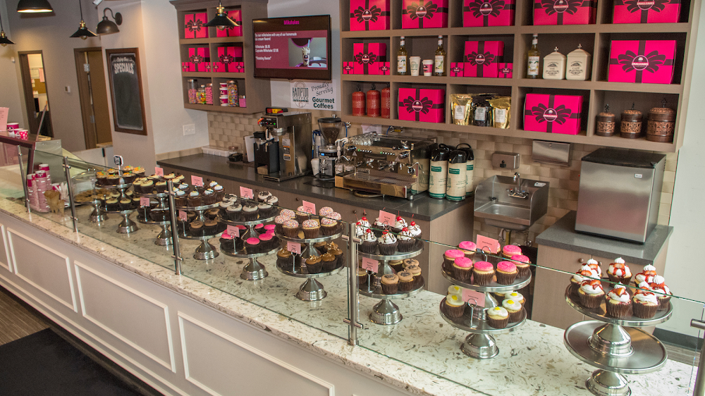 Smallcakes Patchogue: Cupcakery & Creamery